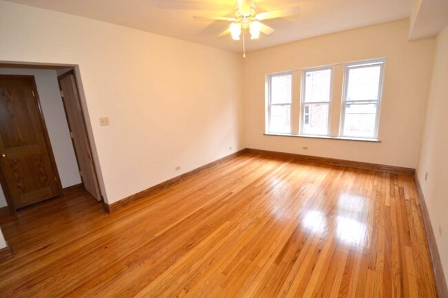 Building Photo - 4905 N Whipple St