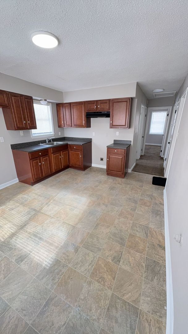 Building Photo - Charming 2 Bed / 1 Bath Home – Central HVAC – Memphis, TN