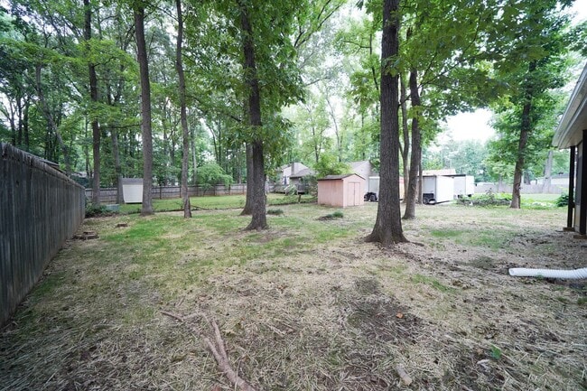 Building Photo - E. Charlotte - 3br 2ba Ranch w/Sunroom