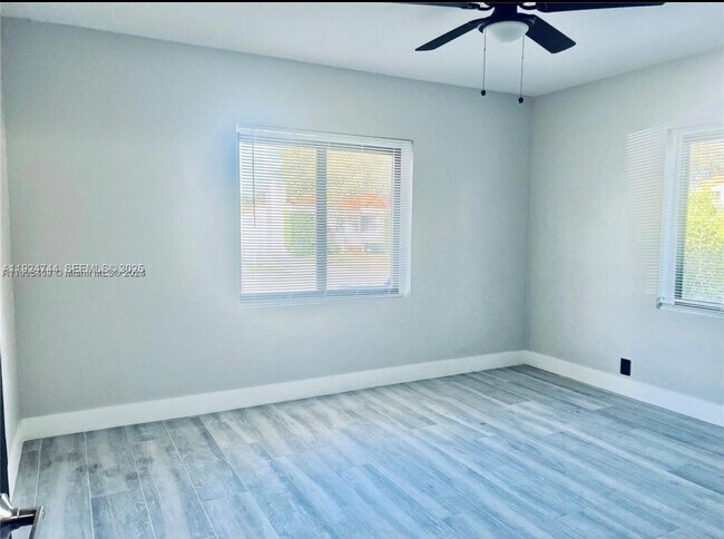 Foto del edificio - 3110 SW 19th Ter