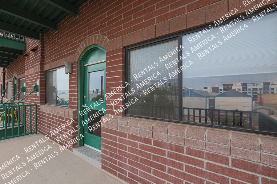 Primary Photo - Perfect Central Location!!
