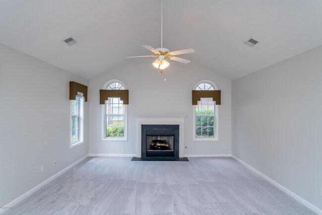 Building Photo - 10805 Glenway Pl