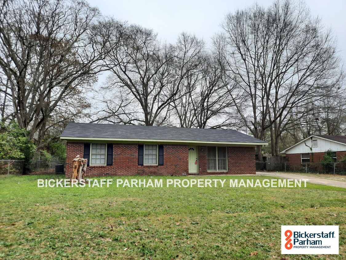 Foto principal - Located off of Forrest Road! Self-Showings...