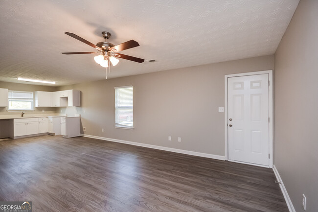 Building Photo - 626 Dove Cove