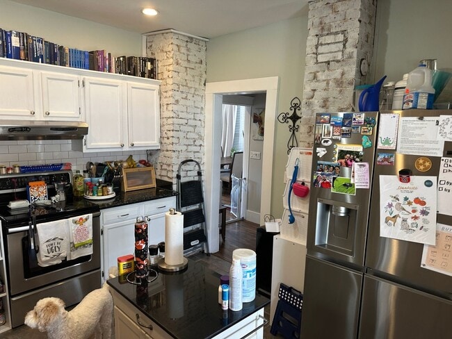 Building Photo - 2 Bedroom / 2 Bathroom Single Family Home ...