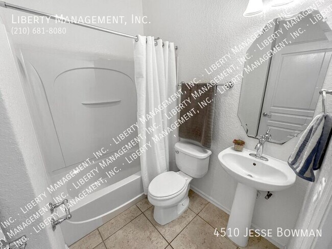 Foto del edificio - 4510 Jesse Bowman
