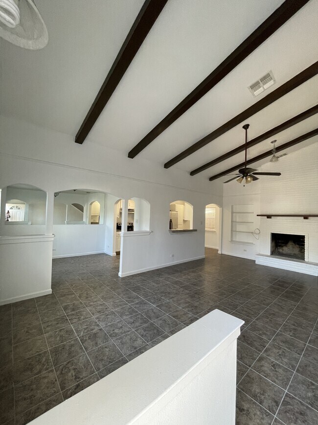 Building Photo - 6238 Pancho Villa Dr