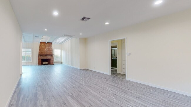Building Photo - 1735 Selby Ave