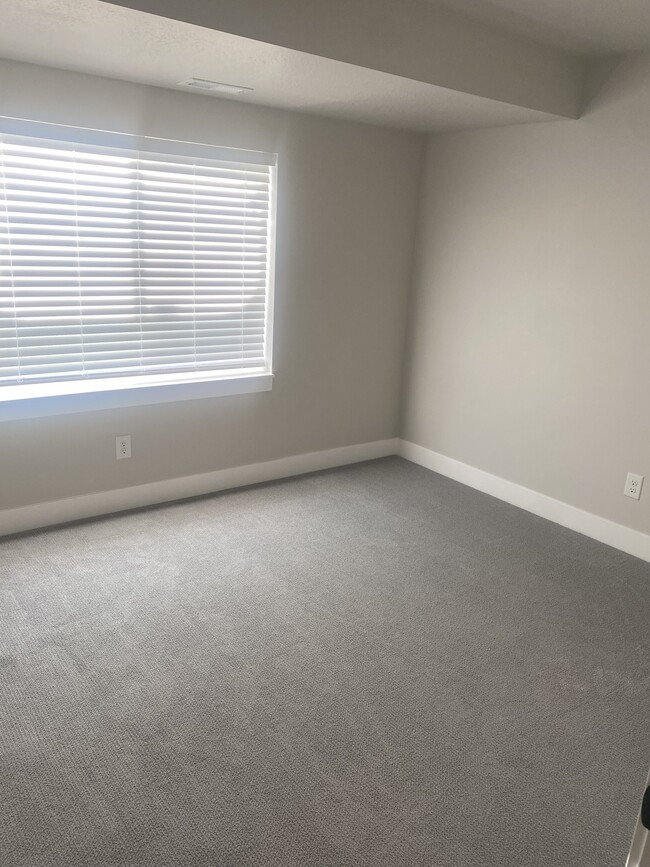 Building Photo - 2618 S 8550 W