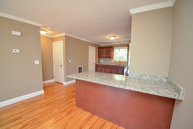 Foto del edificio - 339 Meadowside Rd