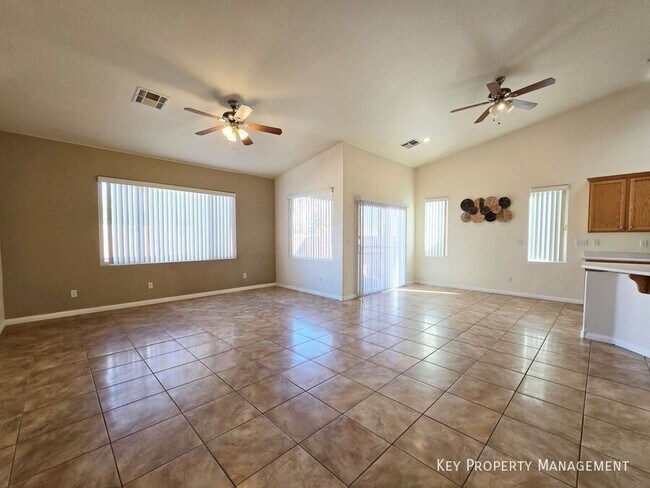 Foto del edificio - 9818 Nicova Ave