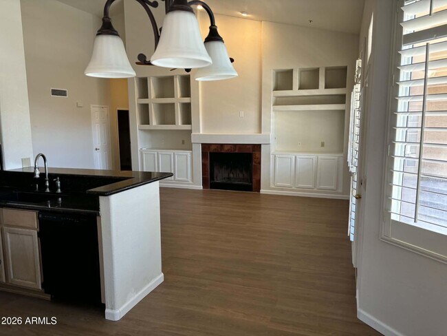 Building Photo - 11175 E Blue Sky Dr