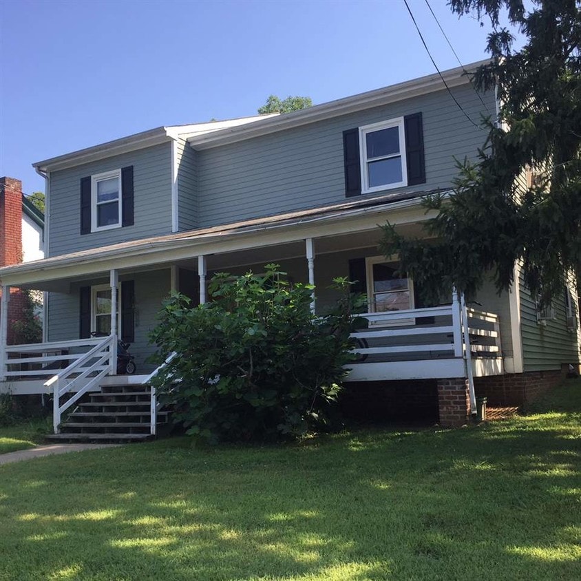 Primary Photo - 711 BOLLING Ave