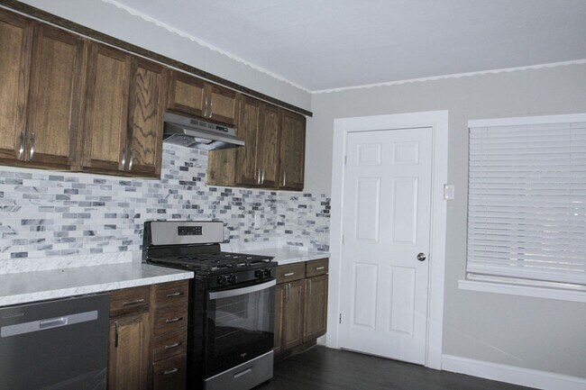 Foto del edificio - 6713 Pecan Park Dr