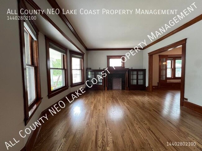 Building Photo - 1250 Lakeland Ave