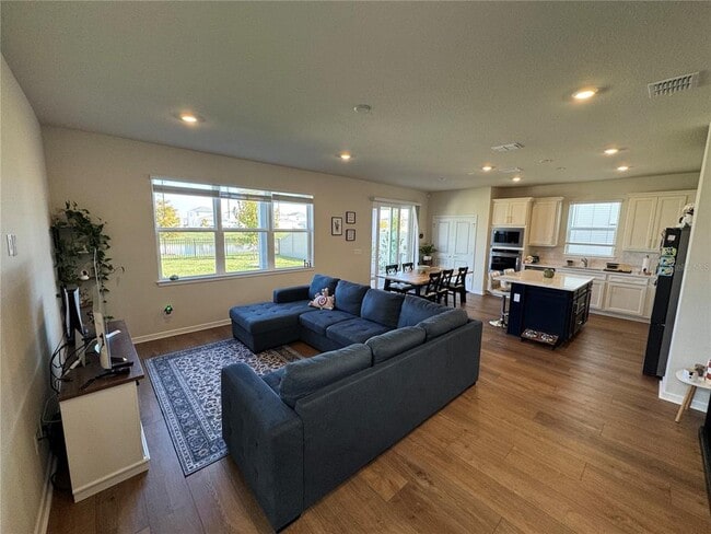 Foto del edificio - 2701 Serenity Gdn Dr