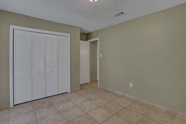 Building Photo - Beautiful Home for Lease!