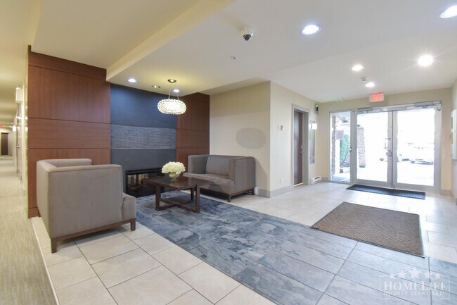 Photo du bâtiment - Resort-Style 1-Bedroom Condo at Waterstone...