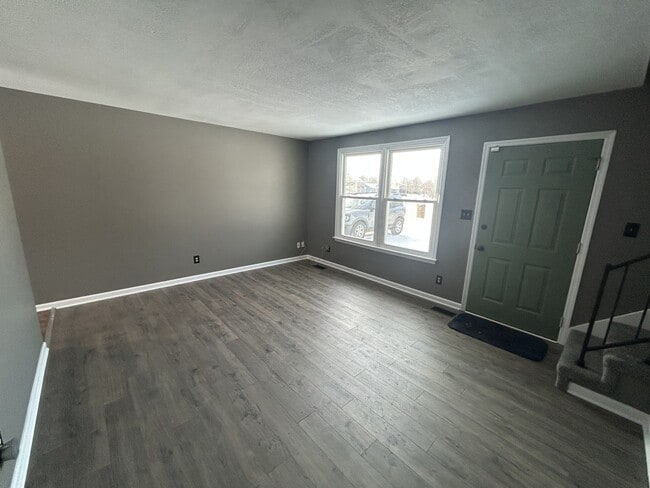 Building Photo - 3423 Minor Dr