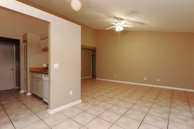 Building Photo - 8339 Riverboat Dr