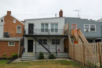 Building Photo - 212 W Burke St