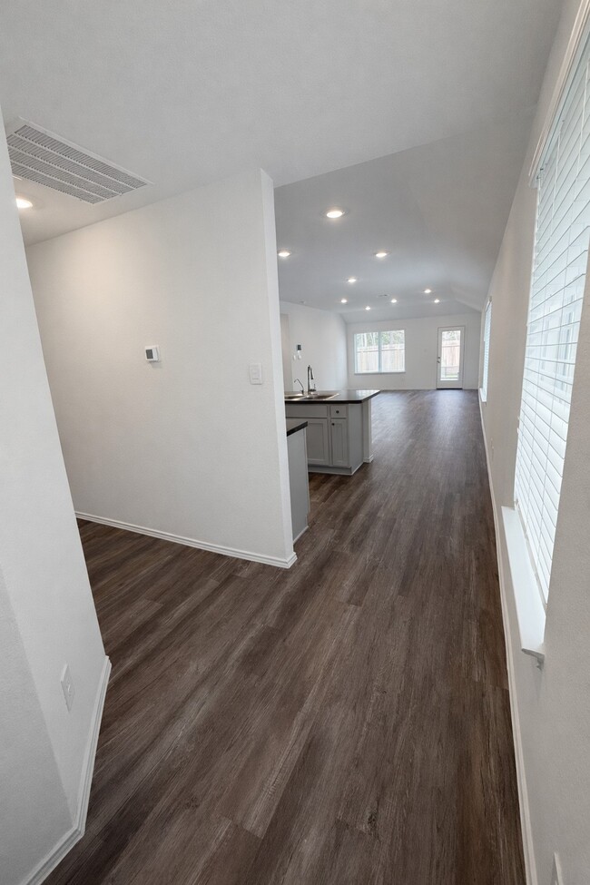 Building Photo - 6059 Canyon Dawn Dr