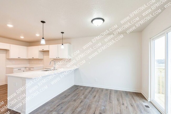 Building Photo - 2830 20th St SW