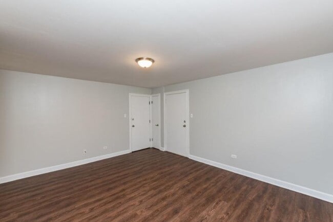 Building Photo - 1 bedroom in Chicago IL 60640