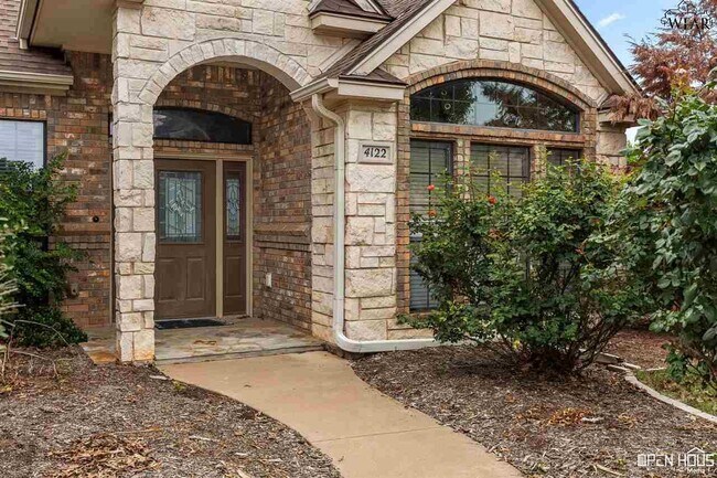 Foto del edificio - 4122 Candlewood Cir