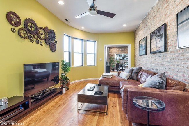 Foto del edificio - 2 br, 2 bath Condo - 1637 W Farwell Ave