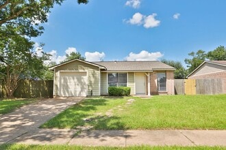 Building Photo - 24122 4 Sixes Ln