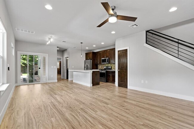 Foto del edificio - 1125 Walton Ln