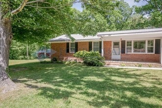 Building Photo - 112 Old Meadowbrook Dr