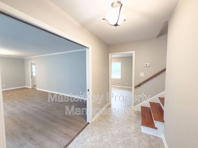 Building Photo - 544 Ellynn Dr