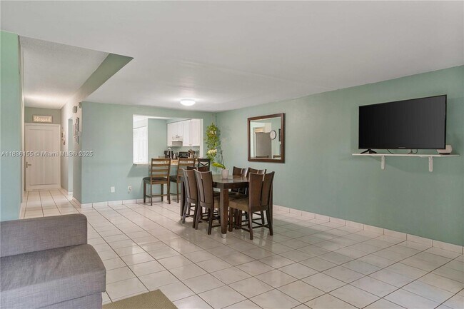 Foto del edificio - 4713 N Pine Island Rd