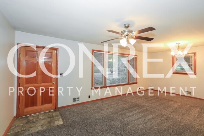 Building Photo - Lovely 3 bedroom Ranch!