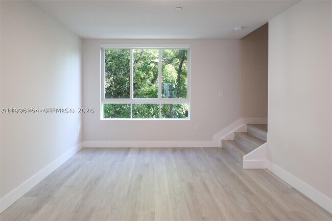 Foto del edificio - 2555 NE 193rd St