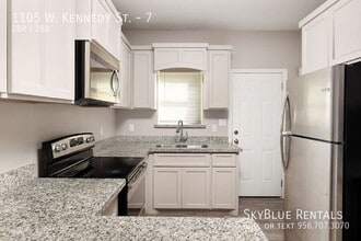 Building Photo - 1105 W Kennedy St