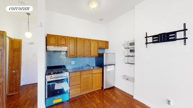 Building Photo - 313 W 136th St