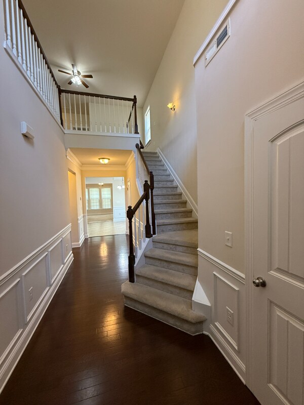 Foto del edificio - 220 Daymire Glen Ln