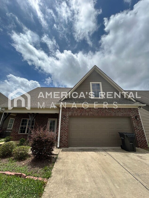 Primary Photo - Spacious Home for Rent in Calera! AVAILABL...