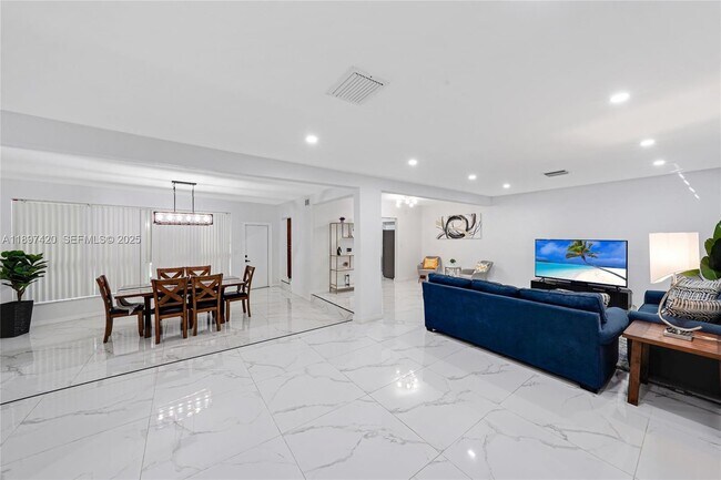 Foto del edificio - 12520 NE 1st Ct