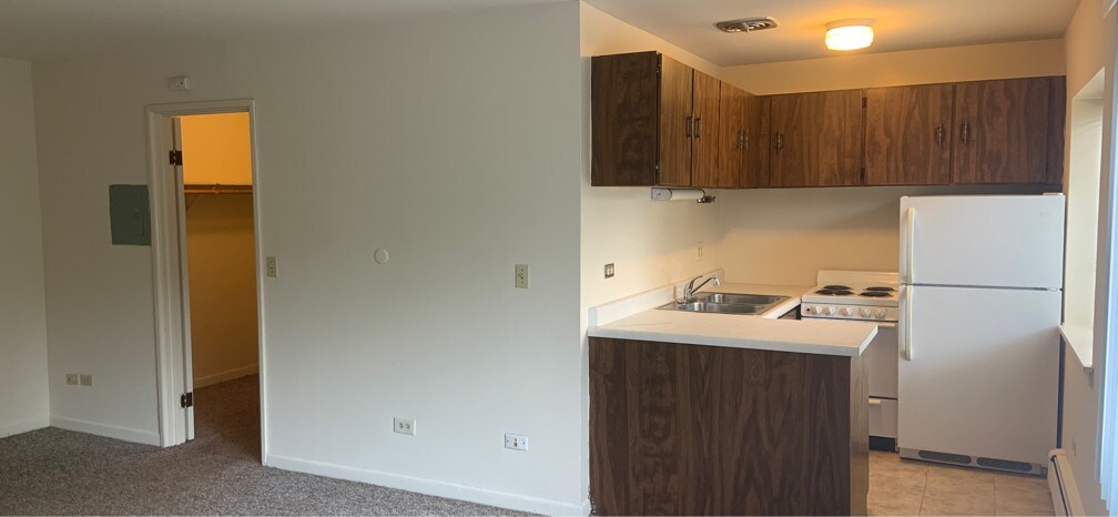 Primary Photo - 520 N Genesee St