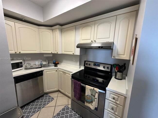 Building Photo - 3500 Coral Wy