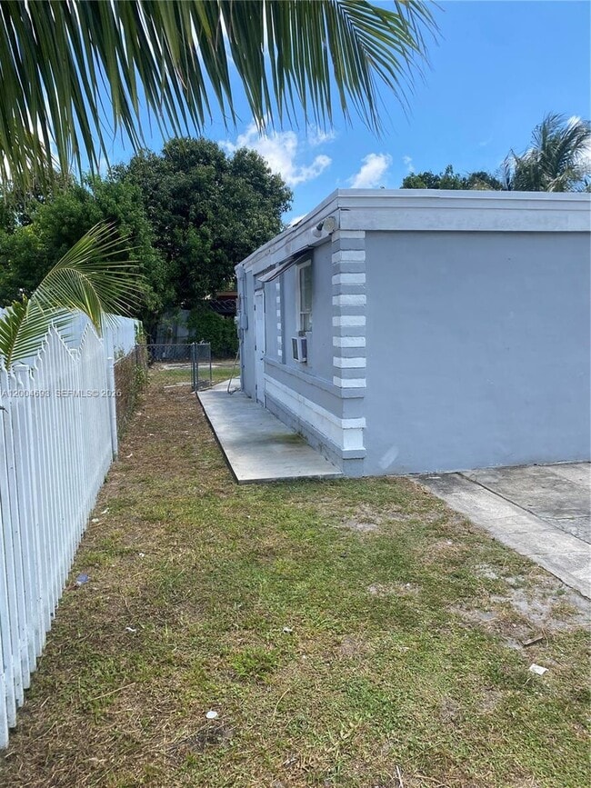Building Photo - 14315 NW 12th Ave
