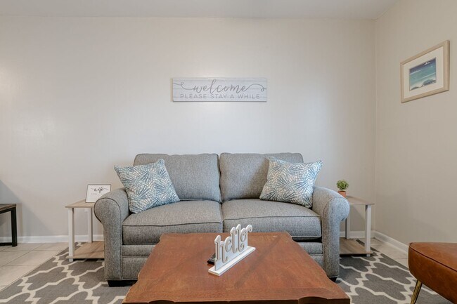 Foto del edificio - Centrally Located 1 Bed/1 Bath Coastal Condo