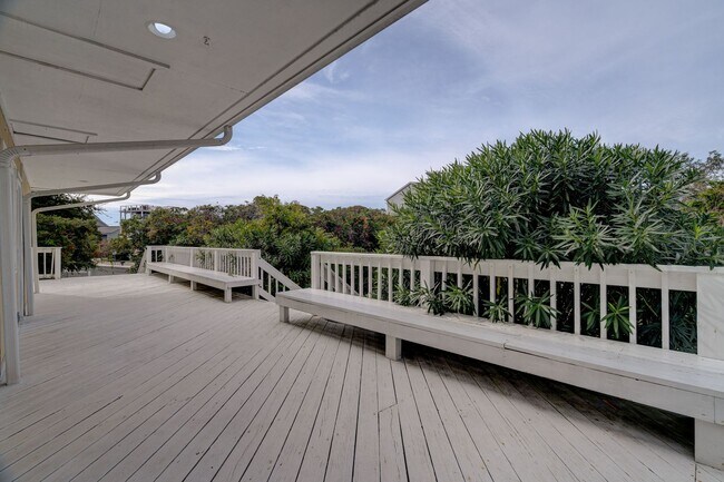 Building Photo - 1BR/1BA in Carolina Beach, Utilities Inclu...