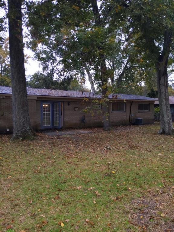 Foto del edificio - 412 Barnhill Dr