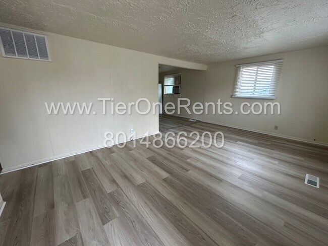 Foto del edificio - This property offers a NO DEPOSIT option a...
