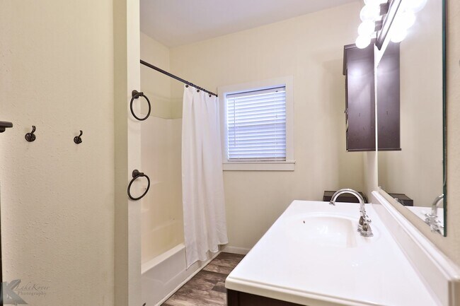 Foto del edificio - Cottage in the heart of Abilene!